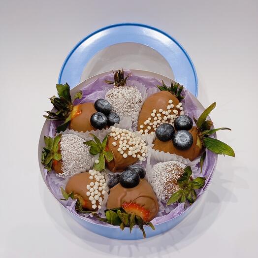 Клубника в шоколаде (Анютины глазки)