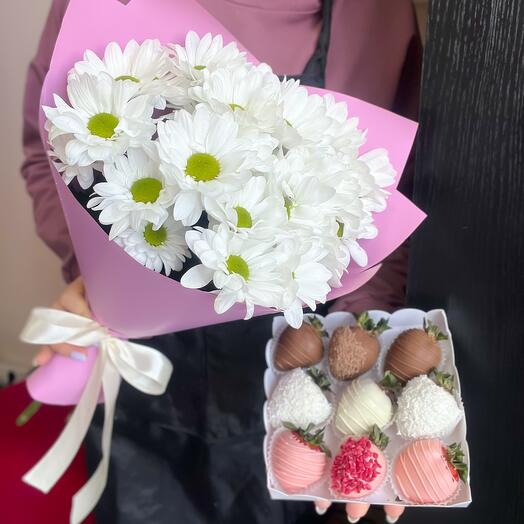 Комбо набор 18 (клубника в шоколаде 9 шт и букет хризантем)