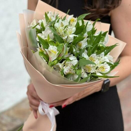 Mono bouquet Tenderness of alstroemeria