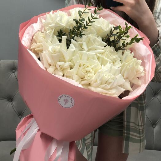 Кружевные белоснежные розы