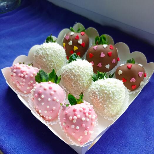 Клубника в шоколаде  жене