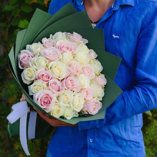 Букет из 31 розы в фоамиране
