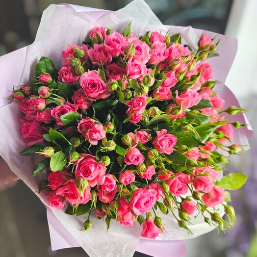 Шикарные кустовые розовые розы, 19 штук