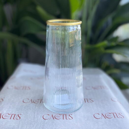 Ваза с золотой каймой