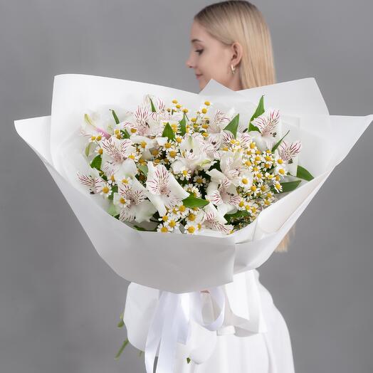 Букет из альстромерии и танацетума