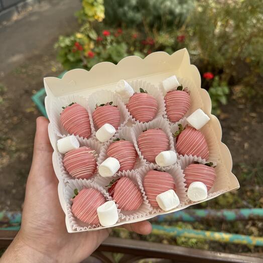 Клубника в шоколаде розовый 12 шт
