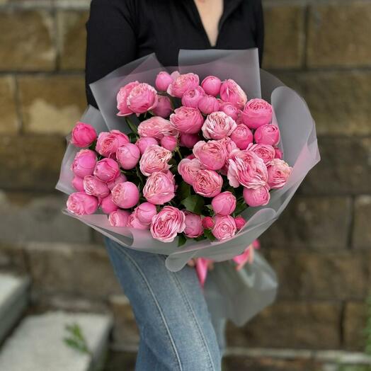 Букет "История о любви" из пионовидной кустовой розы