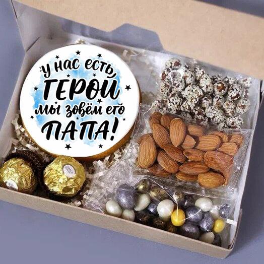 Подарочный набор из сухофруктов и орехов "Лучшему папе" 20*12 см