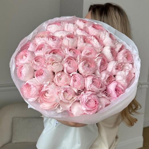 Розовые ранункулюсы