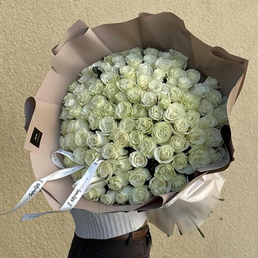 101 White roses