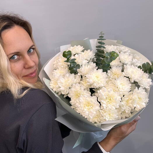 Букет белые хризантемы