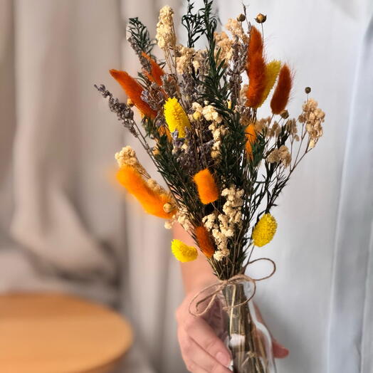 Композиция из сухоцветов и стабилизированных цветов вазе, зеленый, оранжевый