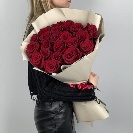 Букет из 21 премиальной бордовой розы 60см (44)