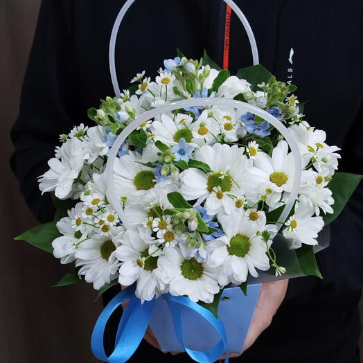 Цветы в коробке из Ромашки " Незабудки"