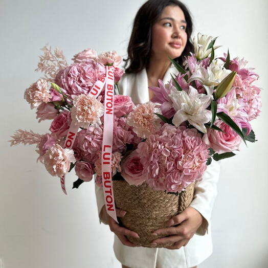 Композиция "Авторская в розовых оттенках"