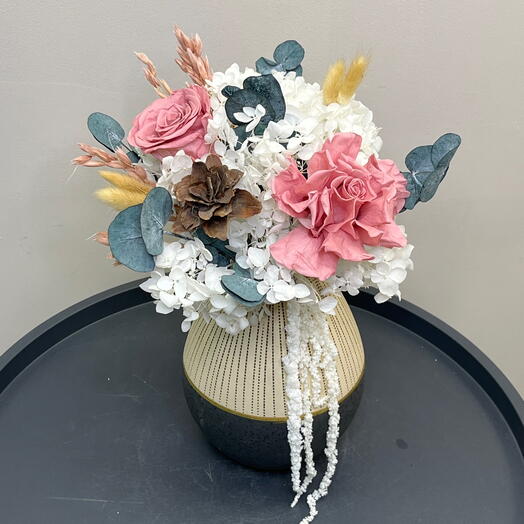 Вечные цветы в керамической вазе🌸