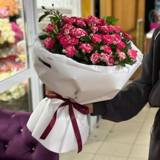 Букет из кустовых роз