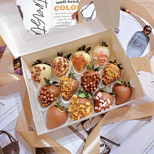 Клубника в бельгийском шоколаде 12 шт