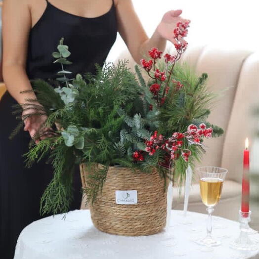 Ароматная хвойная корзина