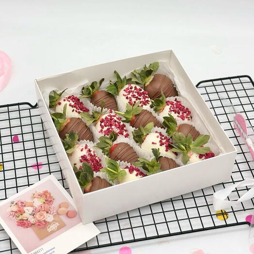 Клубника в шоколаде (16 шт.) для второй половинки