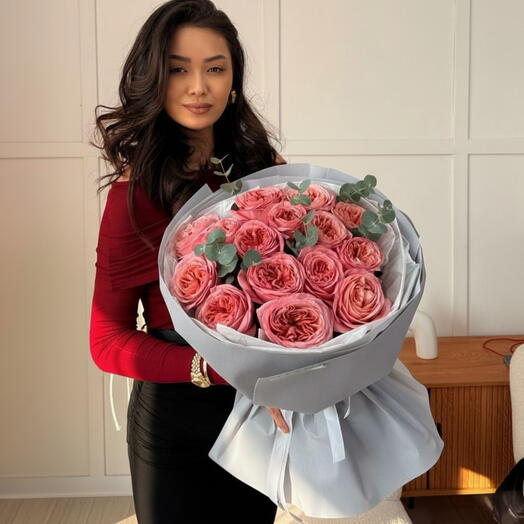 Mono bouquet of peony-shaped roses🌷