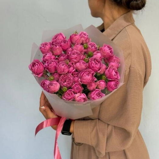 Букет пионовидных кустовых роз-9шт