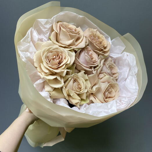 Монобукет кофейных роз любимой девушке