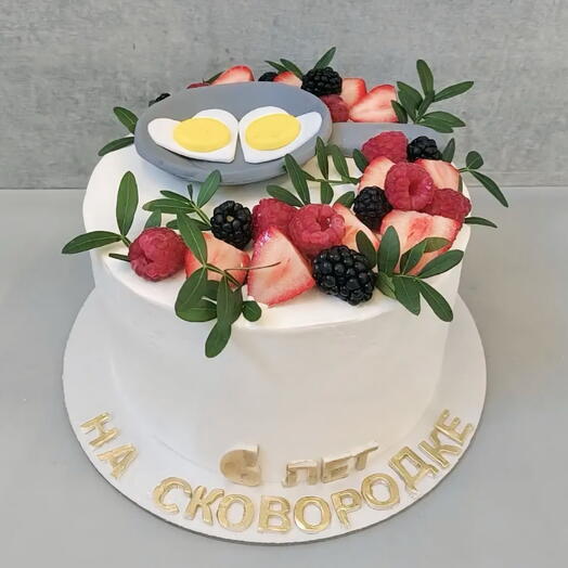Заказать торт «Вместе навсегда» с клубникой, малиной, ежевикой | Flowwow СПб