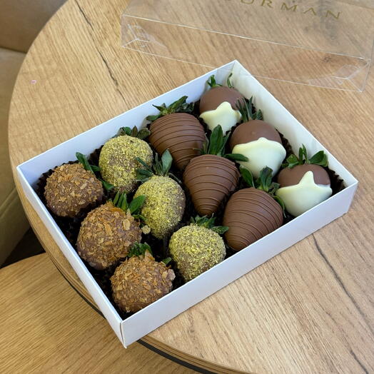 Клубника в бельгийском шоколаде Callebaut, классический набор «Шоколадные мечты»