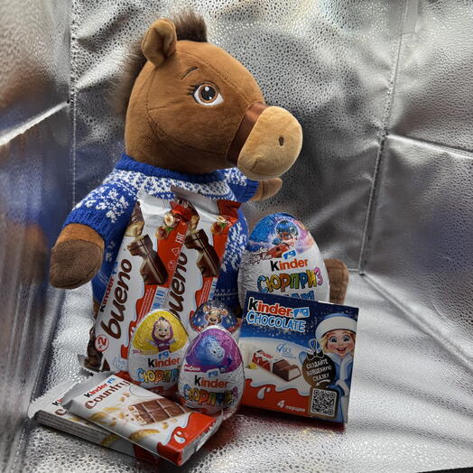 Игрушка Лошадка с kinder сюрпризами и шоколадом