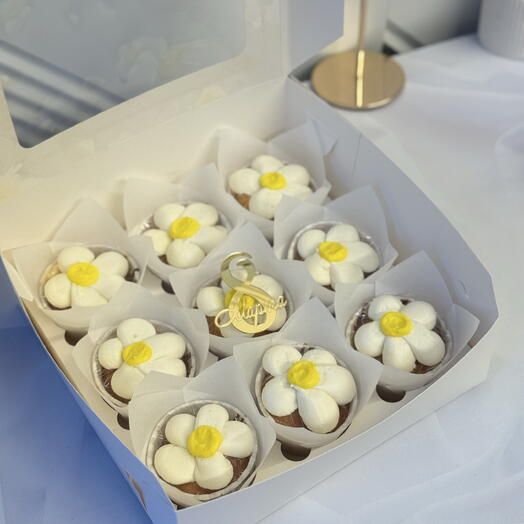 Капкейки 9 шт ромашки на 8 марта