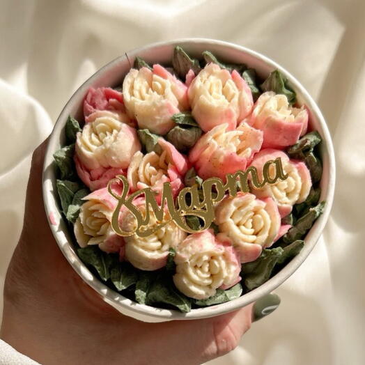 Тортик в стаканчике с цветами на 8 марта