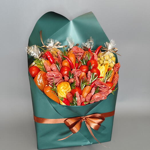 Мужской букет (конверт) с колбасой и сыром "Письмо счастья"