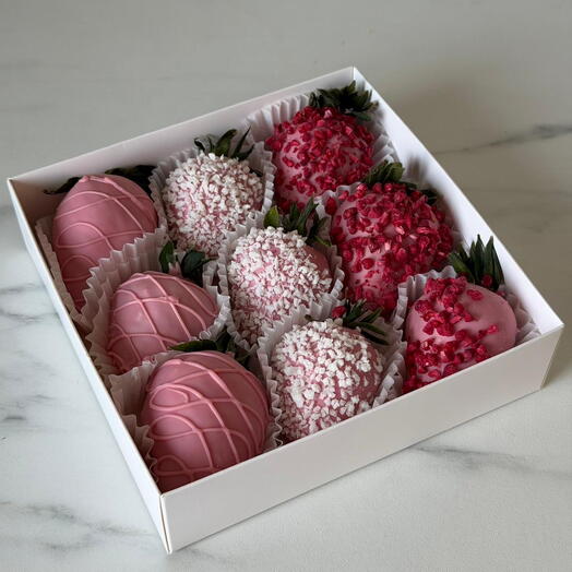 Набор клубника в шоколаде Розовое наслаждение S (9-12 штук)