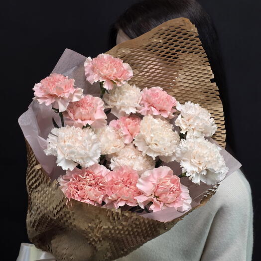 Букет с Диантусами (Гвоздиками) в стильной Крафтовой упаковке🌸