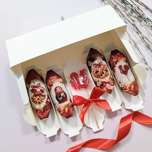 Набор пирожных картошка в сахарной обёртке и леденец Петушок на палочке к празднику Пасхи