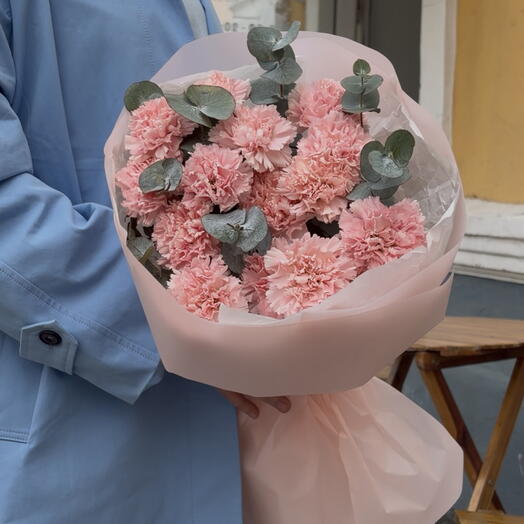 15 розовых диантусов и эвкалипт 💕