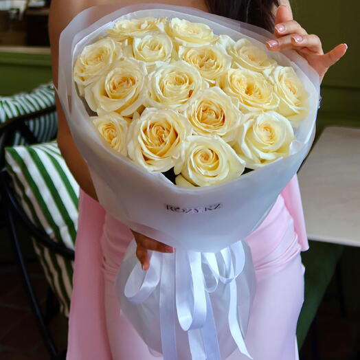 Bouquet of white roses (15)