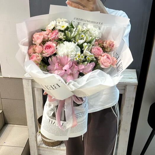 Delicado ramo con rosas de peonía arbusto😍