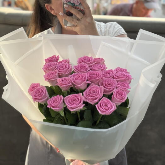 Розовые розы 25 штук 60 см