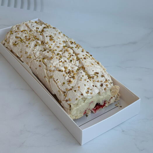 Меренговый рулет с фисташкой