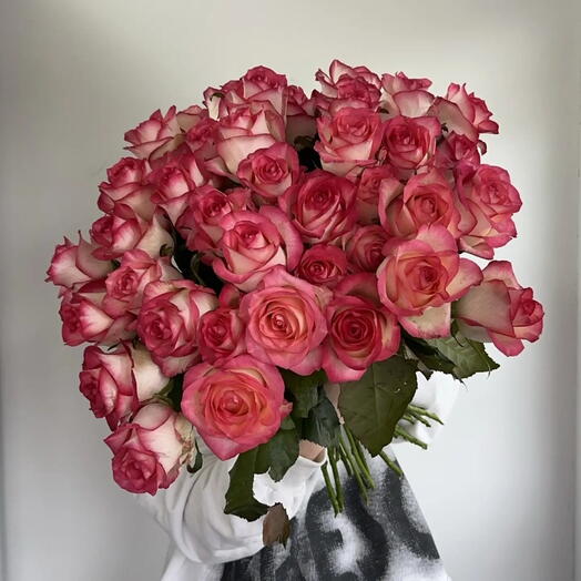 Нежный букет розовых роз Джумилия 💗