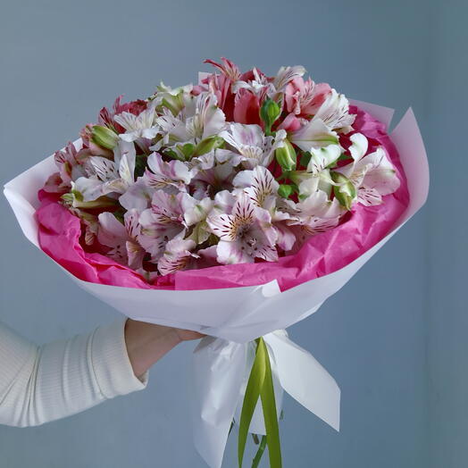 White alstroemeria