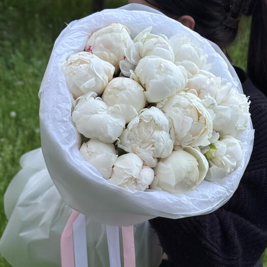 Букет из белых пионов 15штук