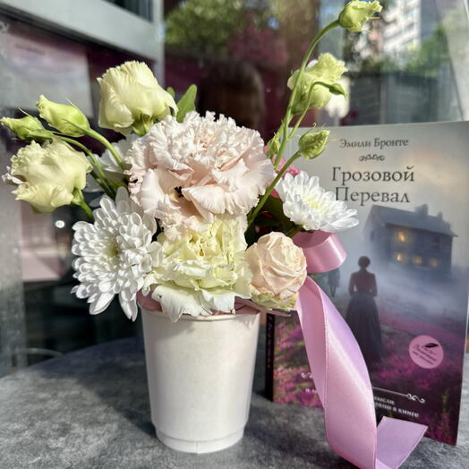 Подарочный набор – книга «Грозовой перевал» и цветы