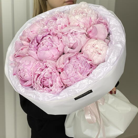Стильный букет🌸 «Нежный пион»🌸 Bloom room + подарок от Vivienne Sabo — румяна MACARON