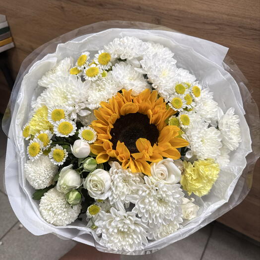 Букет с подсолнухом