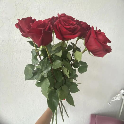 Букет из 9 шикарных красных роз Эквадор (90 см)