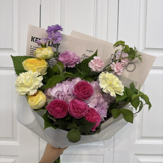 Весенний букет с гортензией 💐