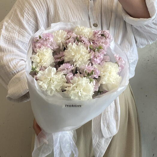 Букет с нежной и ароматной маттиолой и диантусами🌸